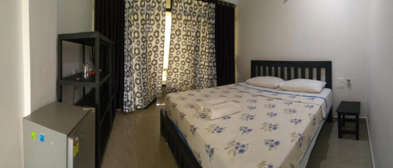 God'S Gift Morjim Hotel Buitenkant foto