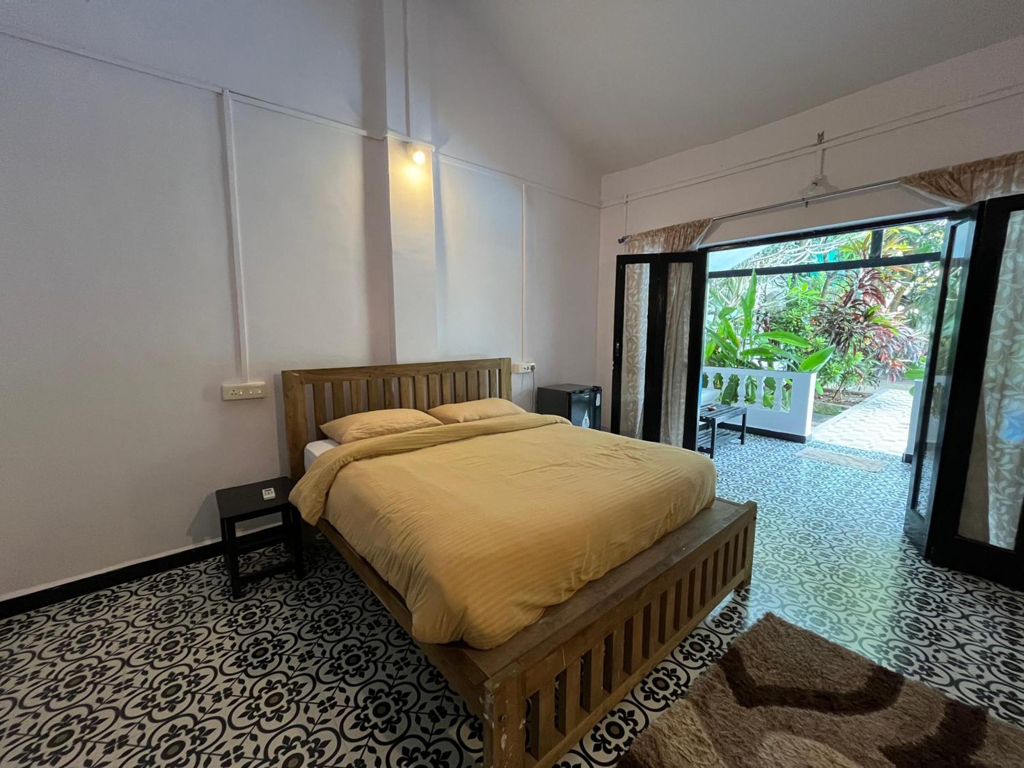 God'S Gift Morjim Hotel Buitenkant foto