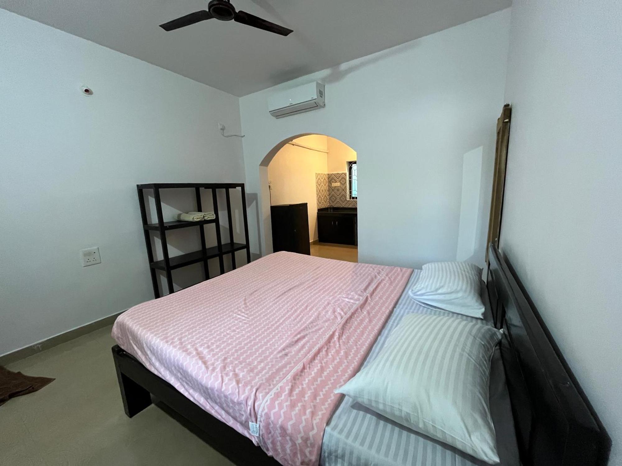 God'S Gift Morjim Hotel Buitenkant foto